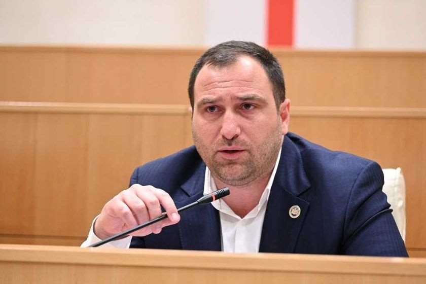 „დავრჩებით ცალმხრივი მეგობრობის რეჟიმში მანამ, სანამ ევროპა „დიფ სთეითის“ გავლენისგან არ გათავისუფლდება“