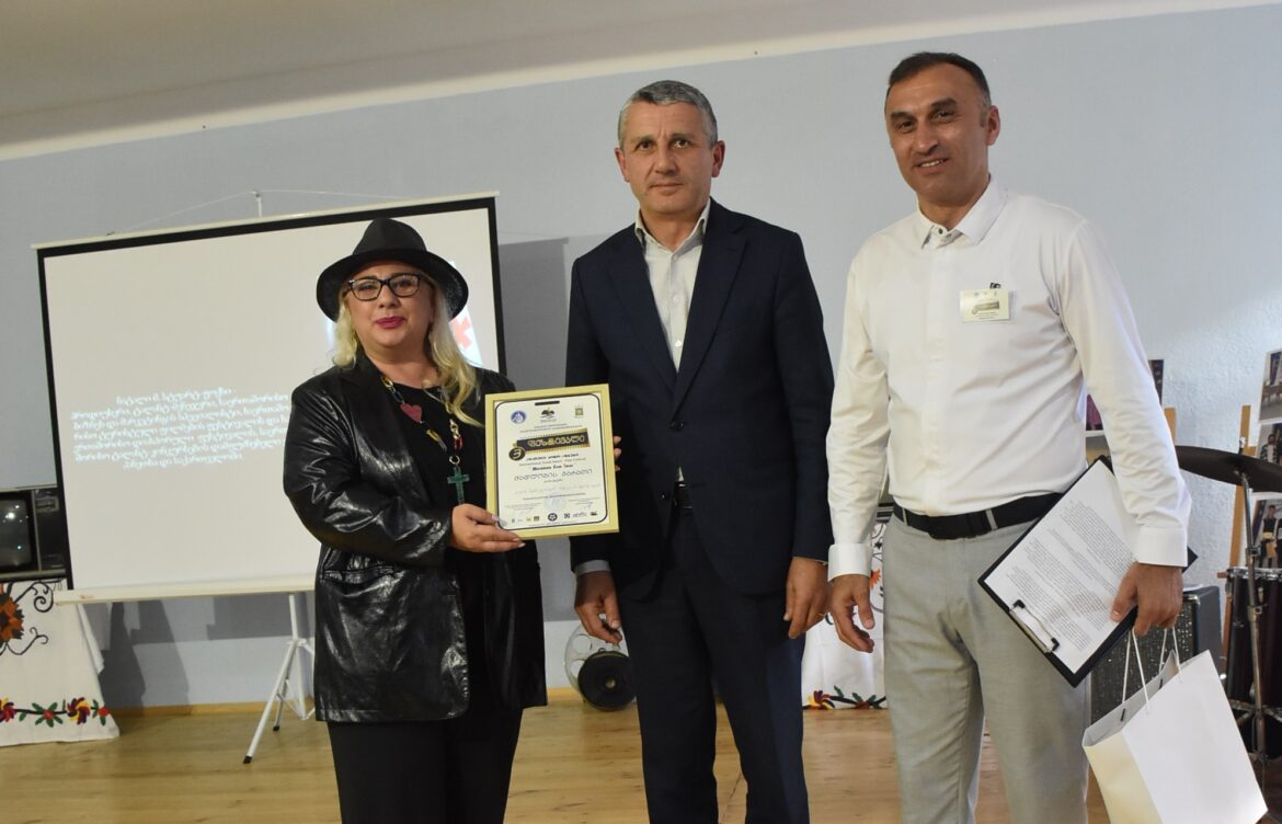 ნატალი სტიუარტ ფოქსი – ჩემი მთავარი მიზანია, შვილი ქართული სულისკვეთებით გავზარდო