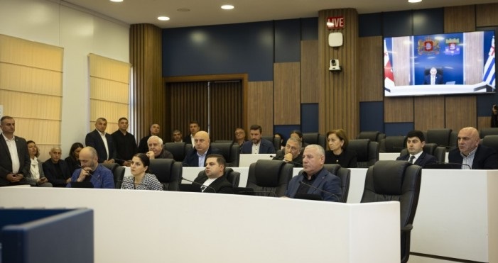 უმაღლესი საბჭოს წევრის უფლებამოსილების ვადამდე შეწყვეტის საკითხი განიხილეს