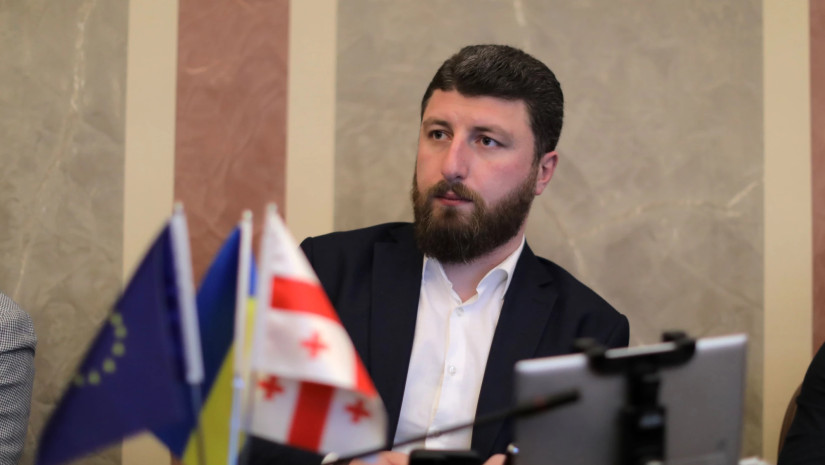 არჩილ გორდულაძე- ეს ადამიანები უხეშად არღვევენ საქართველოს კონსტიტუციას, შესაბამისად, მათაც აეკრძალებათ პოლიტიკური აქტიურობები