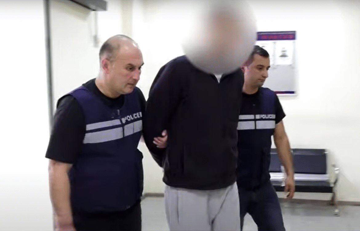 არასრულწლოვნის მიმართ ჯგუფური ძალადობისა და ყაჩაღობისთვის ქობულეთში ორი პირი დააკავეს