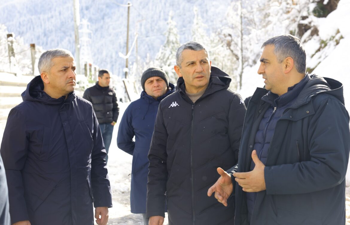 შუახევში თოვლისგან გზების გაწმენდა ინტენსიურ რეჟიმში გრძელდება