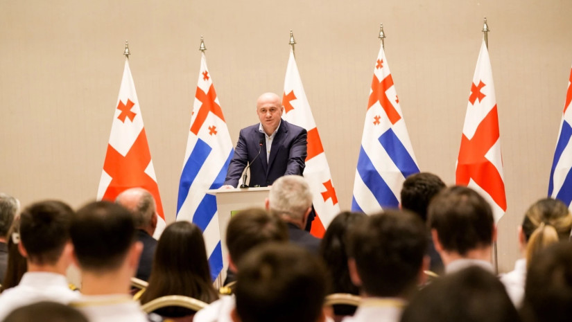 აჭარის მთავრობის თავმჯდომარე სულხან თამაზაშვილი, რეგიონის მასშტაბით წარჩინებულ სტუდენტებს შეხვდა.