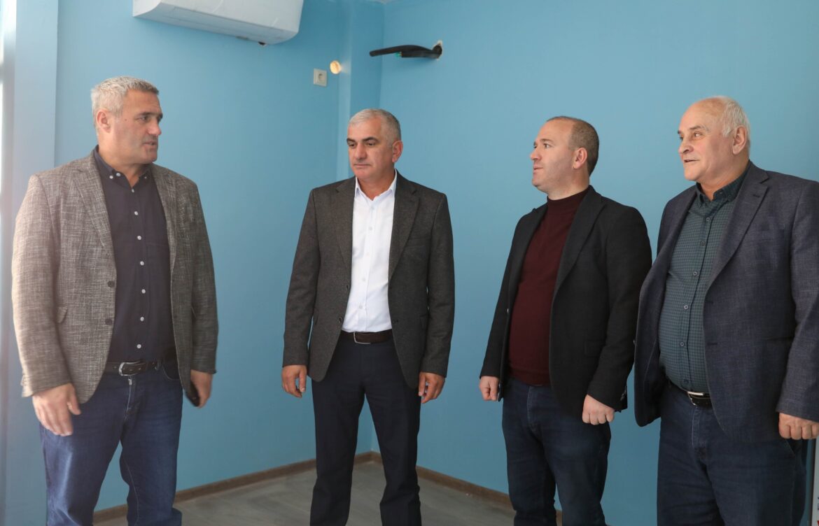 მიმდინარე სამუშაოებს გაეცნენ