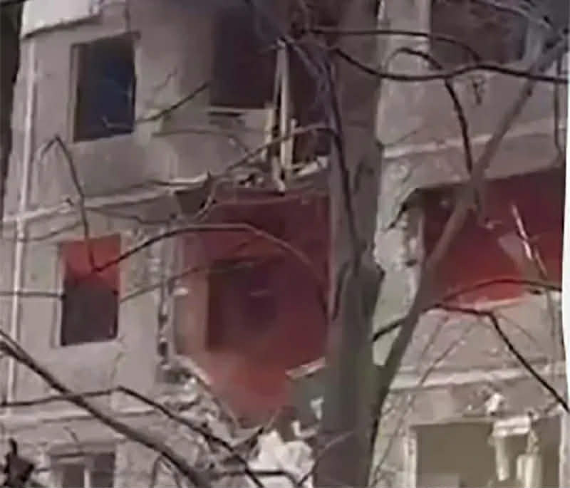 რუსებმა ჩერნიჰივში ხუთსართულიან საცხოვრებელ კორპუსს დაარტყეს – არის მსხვერპლი