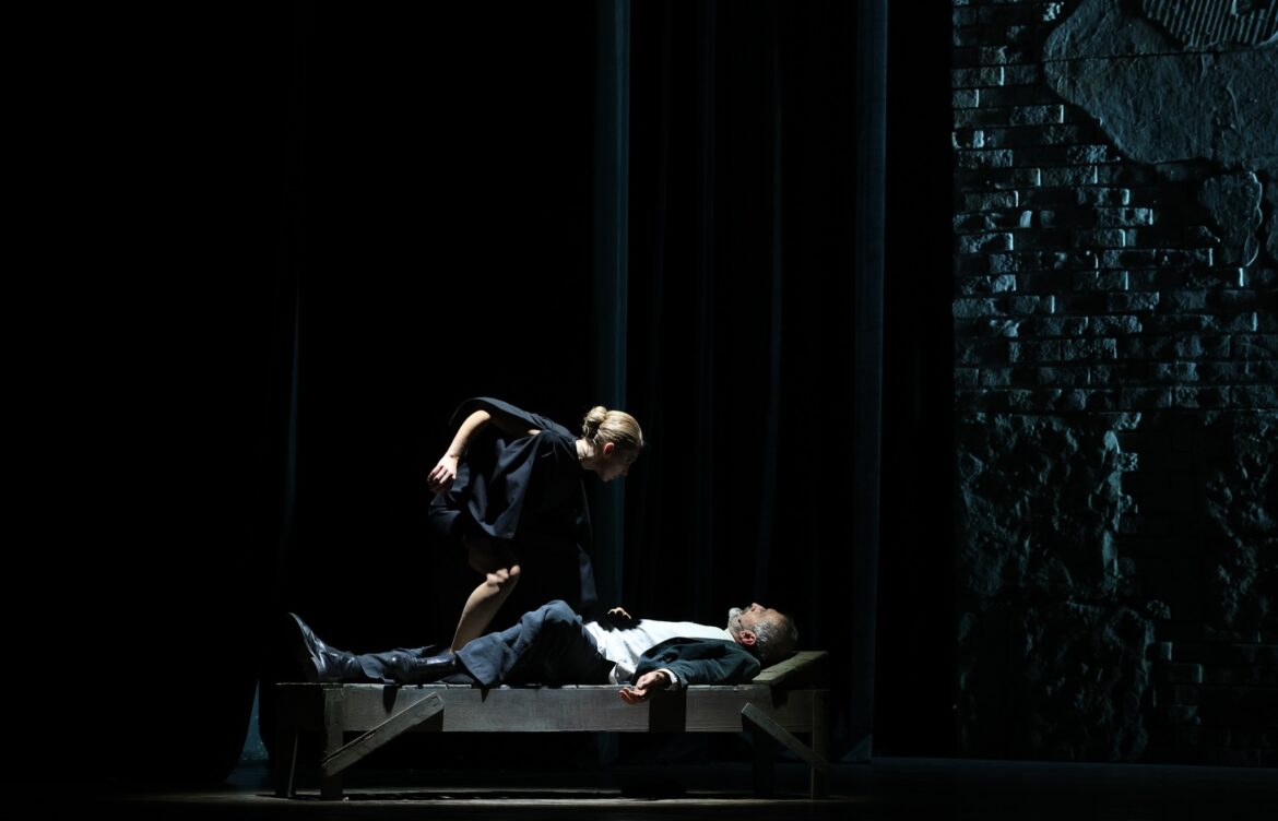 „ფიროსმანი“ – სიცოცხლე და სიკვდილი ერთ სცენაზე