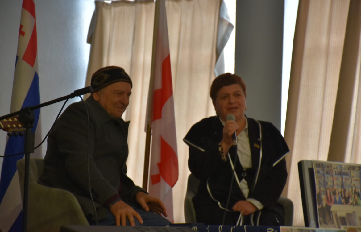 დარბაზის სტუმარი – სკოლის დირექტორი