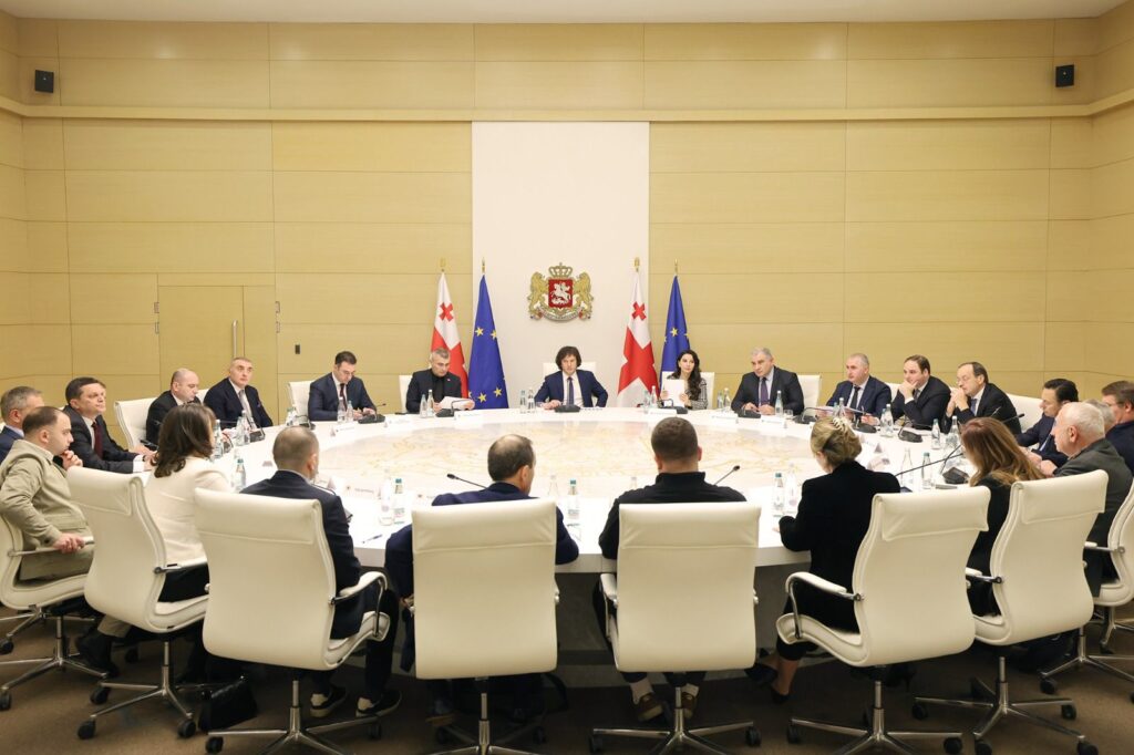 ხელისუფლება ფასების შემცირების რესურსზე საუბრობს და ყურადღებას ქართულ პროდუქციასა და მაღალ ფასნამატზე ამახვილებს