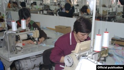 ხელვაჩაურში სამკერვალო ფაბრიკის 500-მდე თანამშრომელი გაიფიცა