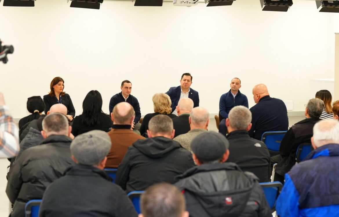 აჭარაში მცხოვრებ აფხაზეთიდან დევნილ მოსახლეობას შეხვდნენ