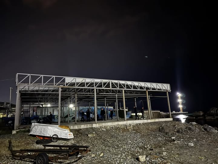 უნებართვო ობიექტის დემონტაჟი მიმდინარეობს