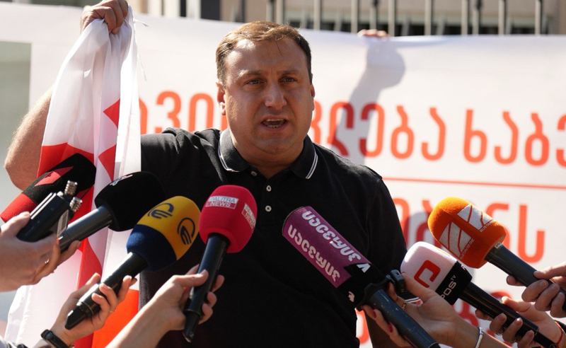 ლაშა ფარულავა ნათია თურნავას გადადგომას ითხოვს