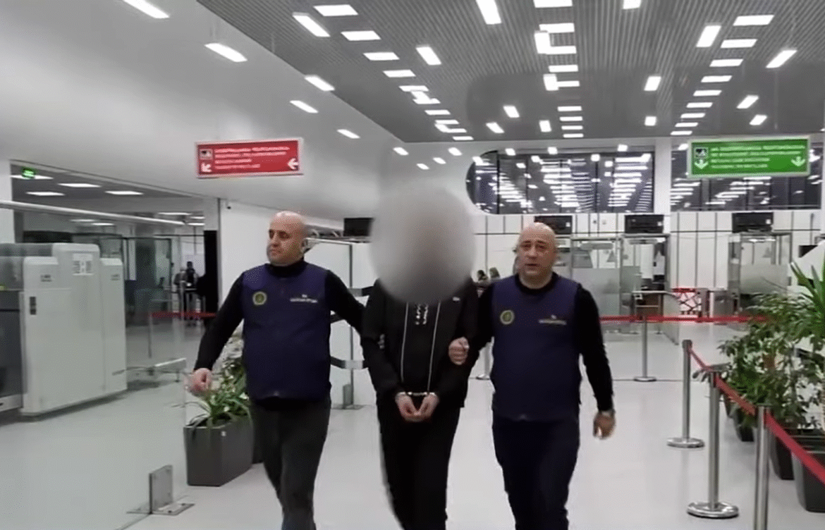 საზღვარზე მიგრანტის გადაყვანის და საზღვრის უკანონოდ გადაკვეთის ფაქტზე ორი პირი დააკავეს