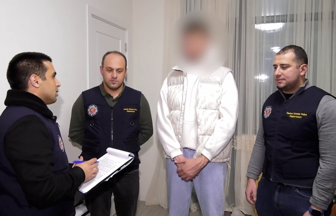 ნარკოდანაშაულის ბრალდებით სამი პირი დააკავეს