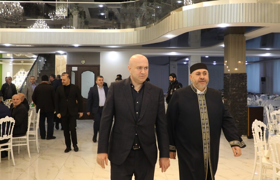 მთავრობის თავმჯდომარე მუსლიმი თემის პატივსაცემად გამართულ იფთარს დაესწრო