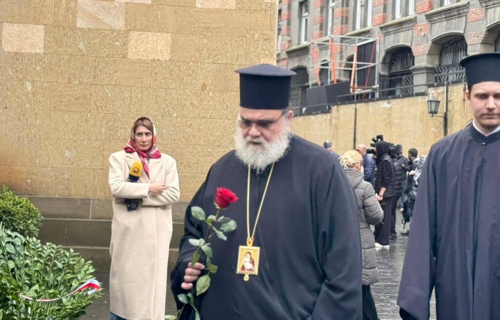 მიტროპოლიტმა ისაიამ ილია მეორის გარდაცვალების გამო ქართველ ხალხს კიდევ ერთხელ მიუსამძიმრა