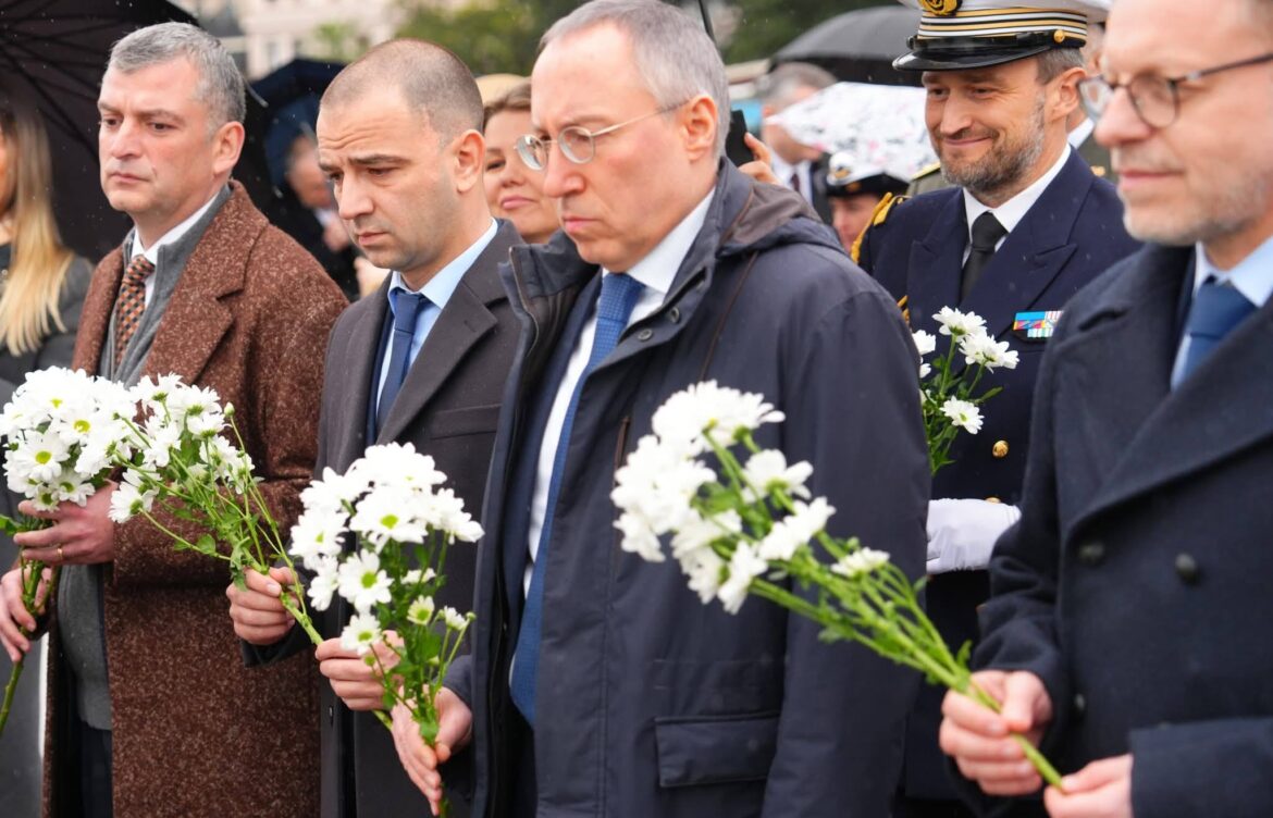 ბათუმის ნავსადგურის ტერიტორიაზე მემორიალური დაფა განთავსდა