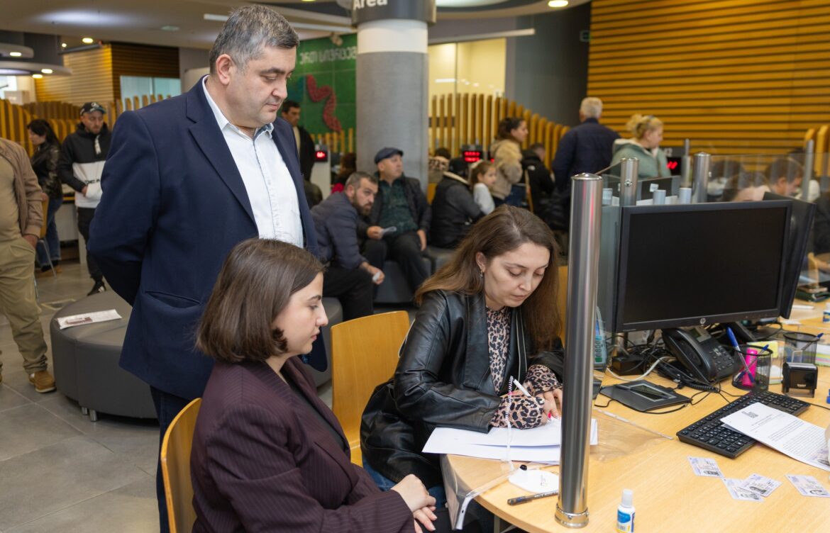 ეკომიგრანტ ოჯახს საკუთრება დაურეგისტრირეს