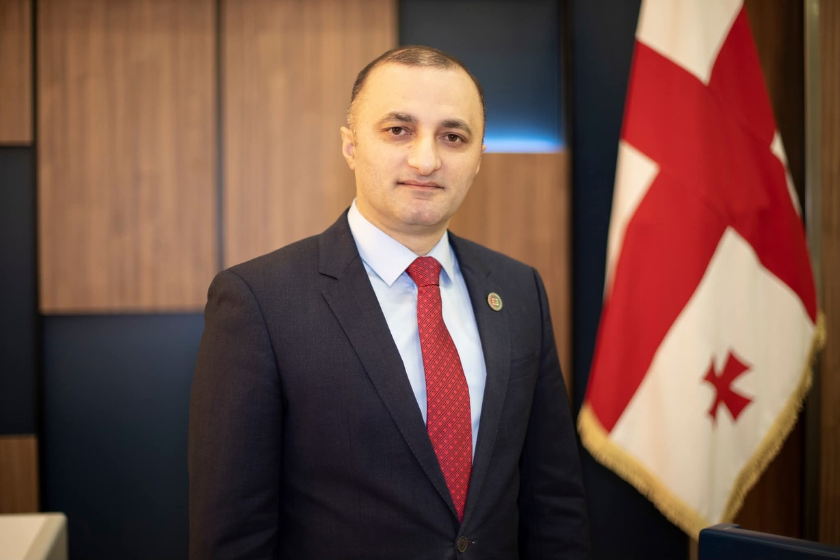 დავით გაბაიძემ თანამდებობა დატოვა