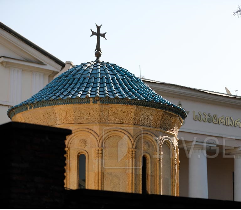 სინოდის წევრები კათოლიკოს-პატრიარქობის სამ კანდიდატს შეარჩევენ