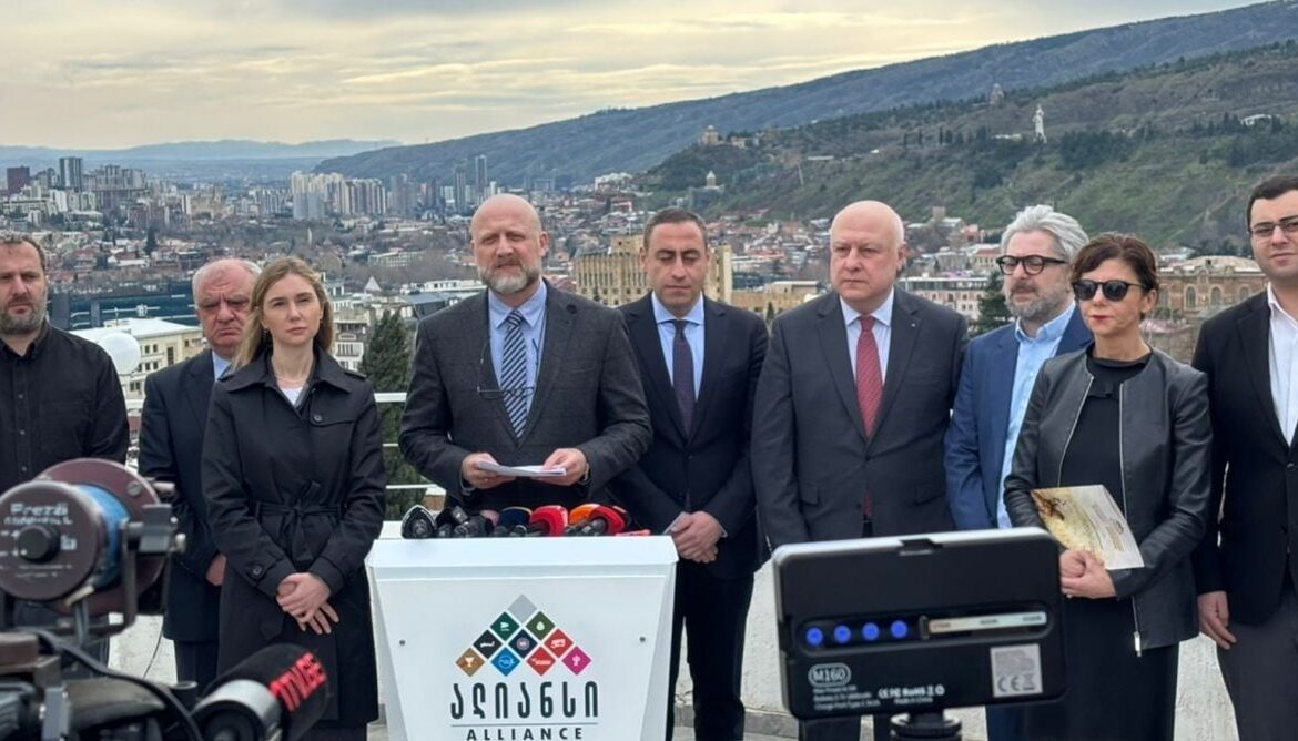 სამთავრობო ცვლილებები – გელაძე – სუსის უფროსად, თამაზაშვილი – შს მინისტრად, მდინარაძე ვიცე-პრემიერად ინიშნებიან