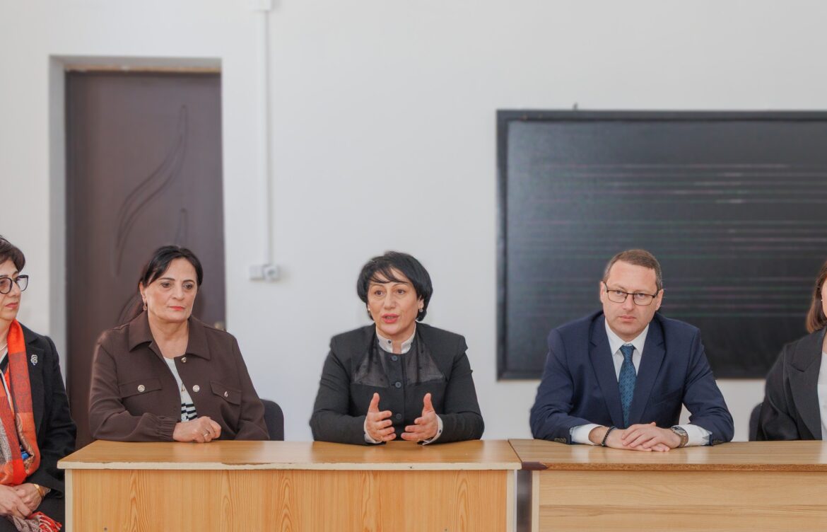 აჭარის ხალხური ხელოვნების სკოლას ეთერ დარჩიძე უხელმძღვანელებს