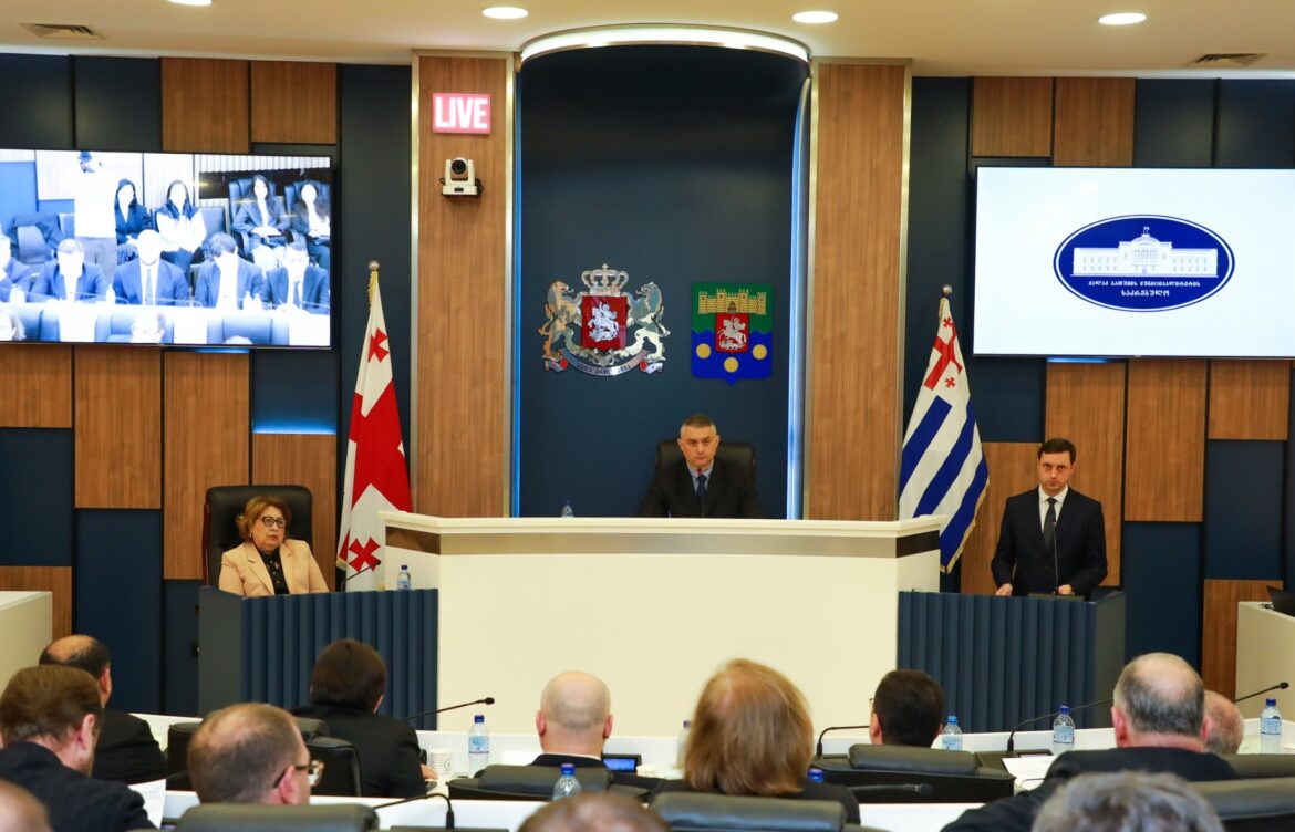 ეკლესია-მონასტრების ეზოების კეთილმოწყობას მოხმარდება