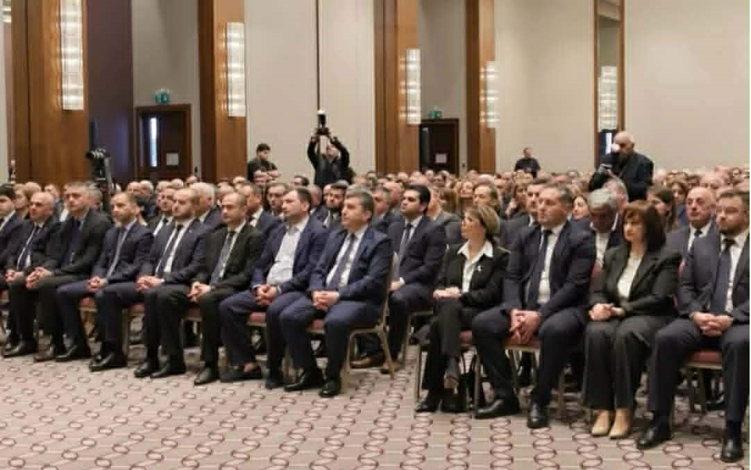 ირაკლი კობახიძემ გუნდს მთავრობის ახალი თავმჯდომარე წარუდგინა