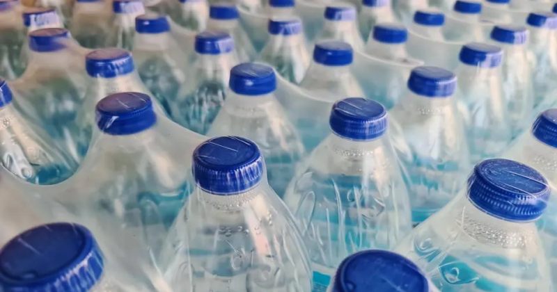 პლასტმასის ბოთლების რეგულაცია 2031 წლამდე გადაიდო