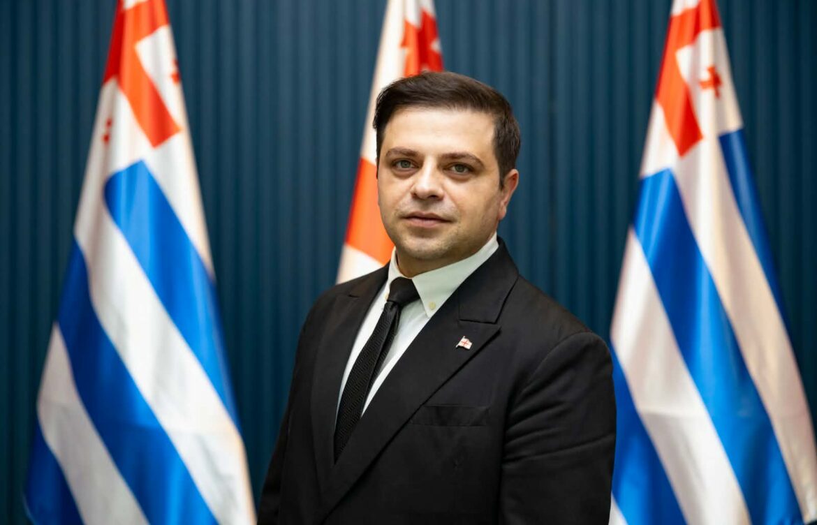 “ქართული ოცნება”  აჭარის უმაღლესი საბჭოს თავმჯდომარედ ცოტნე ანანიძეს წარადგენს