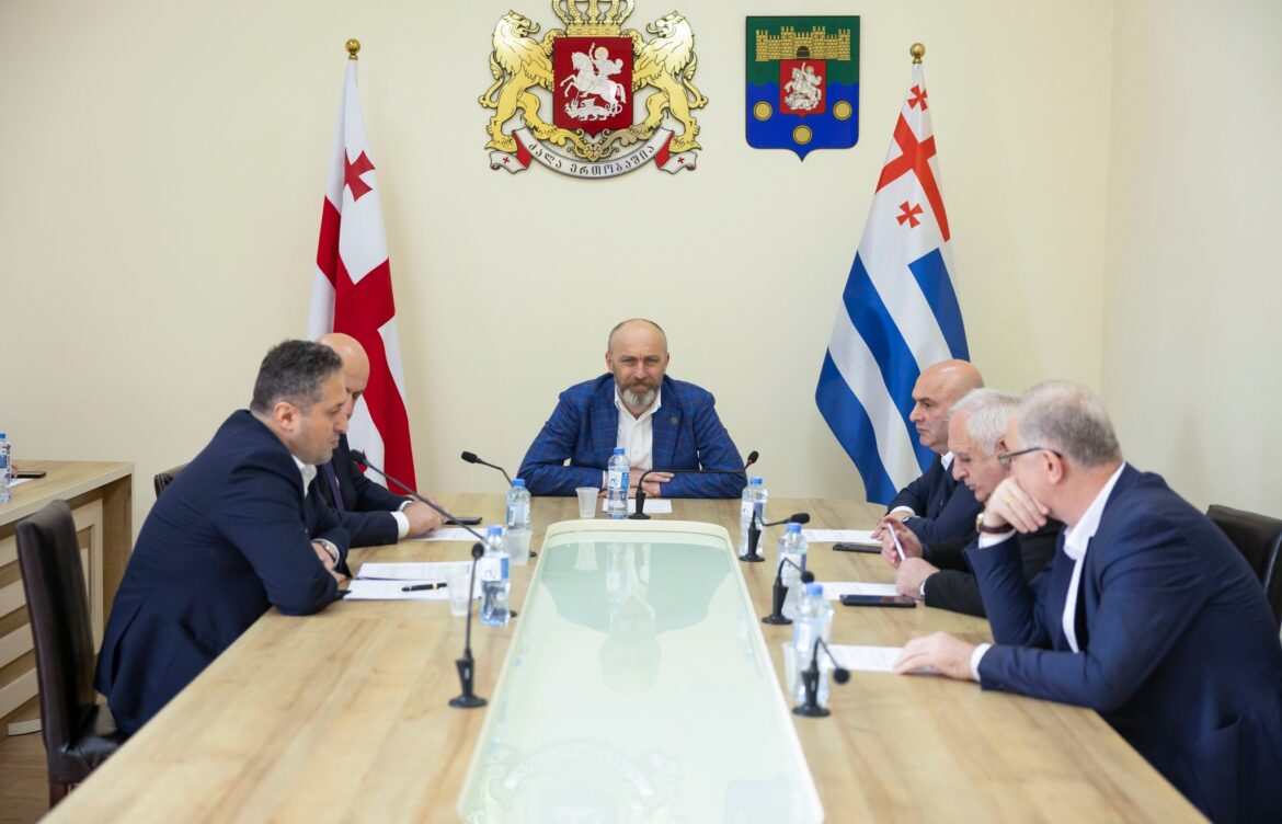 კომიტეტმა მხარი დაუჭირა საკითხზე შემდგომი პროცედურების გაგრძელებას