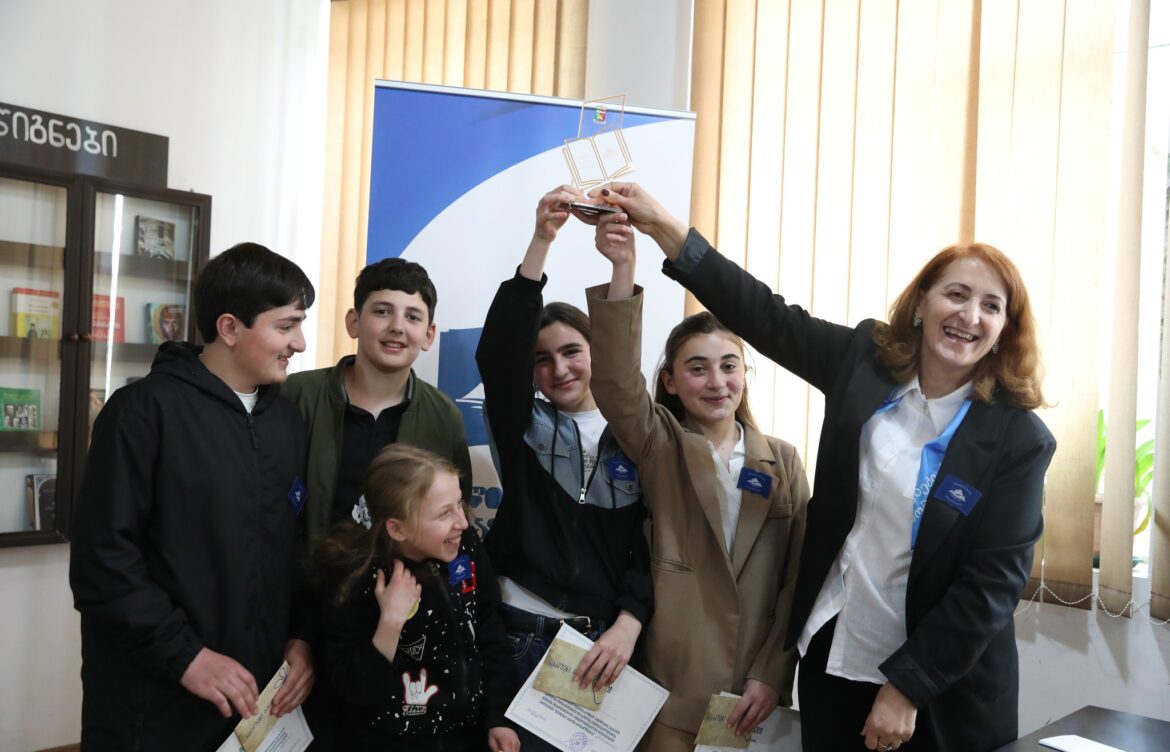 „წიგნები აზრის ხომალდებია“