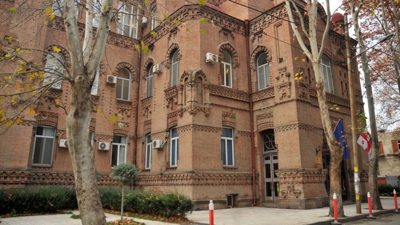 განათლების სამინისტრო სასკოლო ფორმების შესყიდვასთან დაკავშირებით განცხადებას ავრცელებს