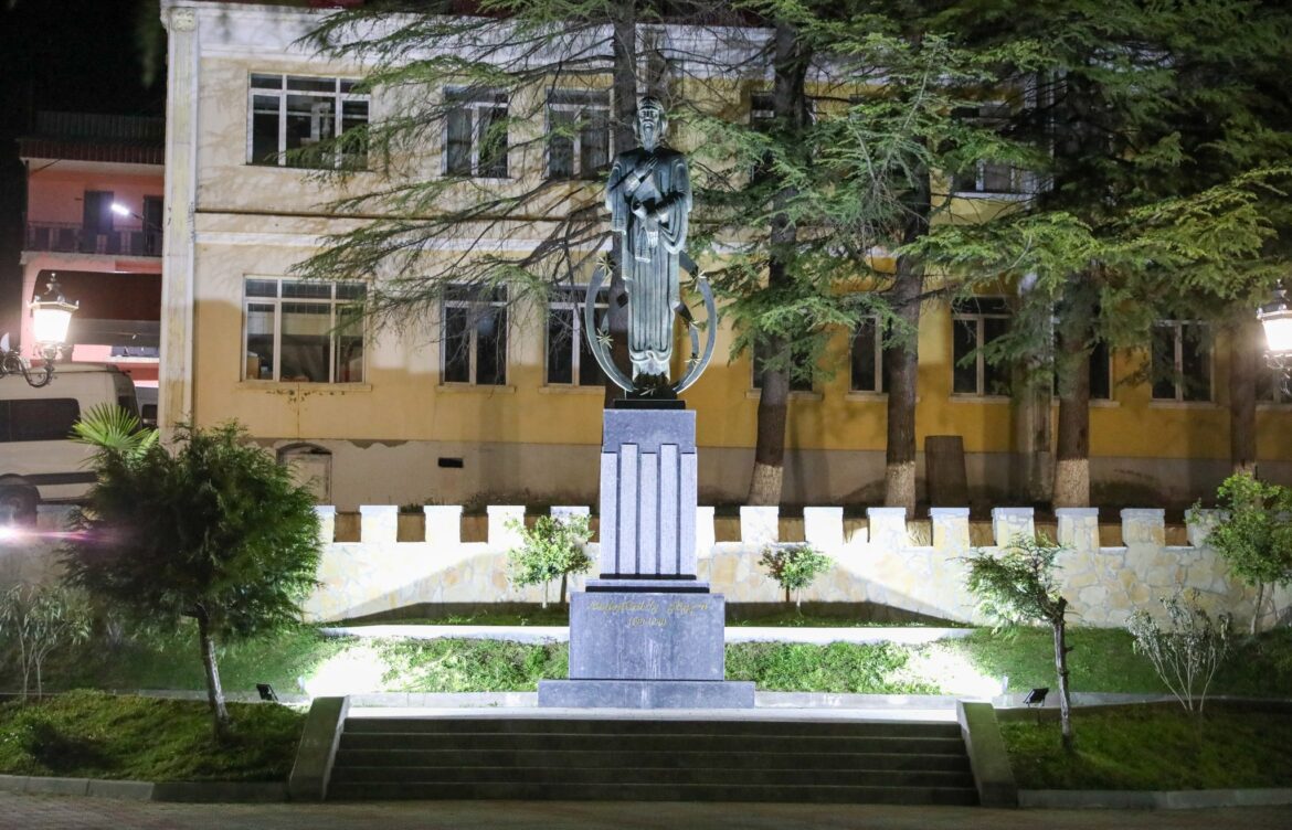 ხულოში აბუსერისძე ტბელის ძეგლი დაიდგა