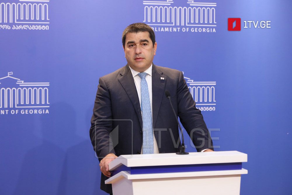 „ერები იმიტომ შეიკრნენ სახელმწიფოებად, რომ საკუთარი ინტერესები სხვათა ინტერესებისგან განესხვავებინათ“