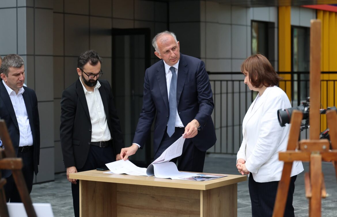 ზურაბ პატარაძე: მომავალი სასწავლო წლისთვის ქალაქს ორი ახლად აშენებული და ორი სრულად რეაბილიტირებული სკოლა შეემატება