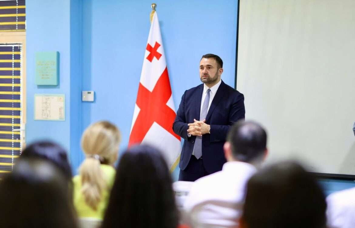 ცესკოს თავმჯდომარე ხელვაჩაურში ახალგაზრდებს შეხვდა