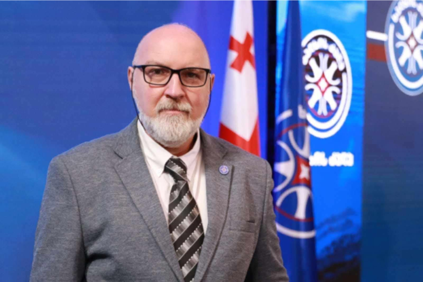 „მაშინ, როდესაც ზოგიერთი  „დიპლომატიური დასმენების“ ძიებით არის დაკავებული“…