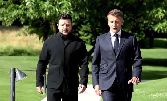 ვოლოდიმირ ზელენსკი „დიდი შვიდეულის“ სამიტზე მივიდა