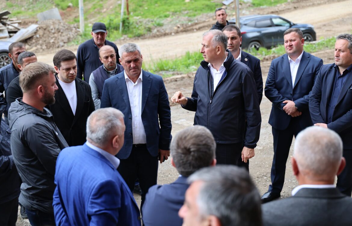 შეხვედრები მოსახლეობასთან, პატივგება – სტიქიის მსხვერპლთ