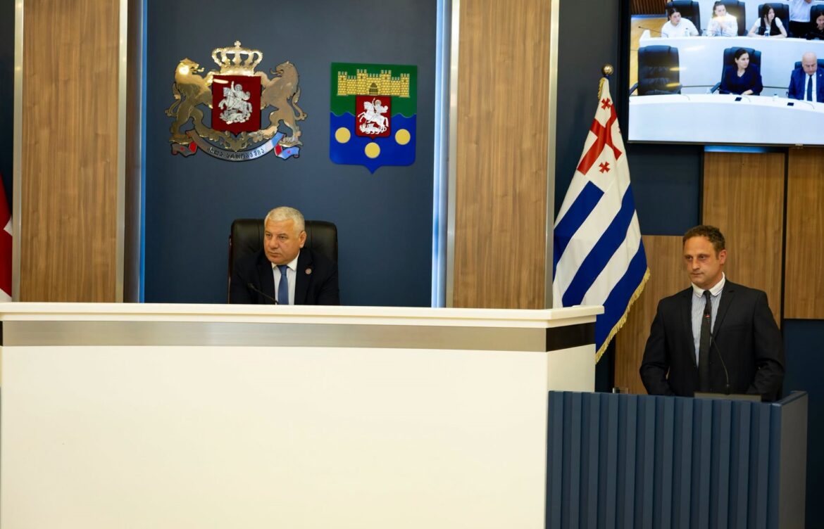კანონმდებლების წინაშე ანგარიშით „ლაბორატორიული კვლევითი ცენტრის“ უფროსი ლევან სიხარულიძე წარდგა