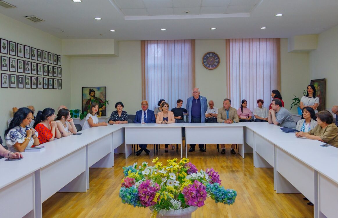 ელისო ბოლქვაძემ ზურაბ გორგილაძისა და ფრიდონ ხალვაშის სახელობის სტიპენდიების გამარჯვებულები დააჯილდოვა