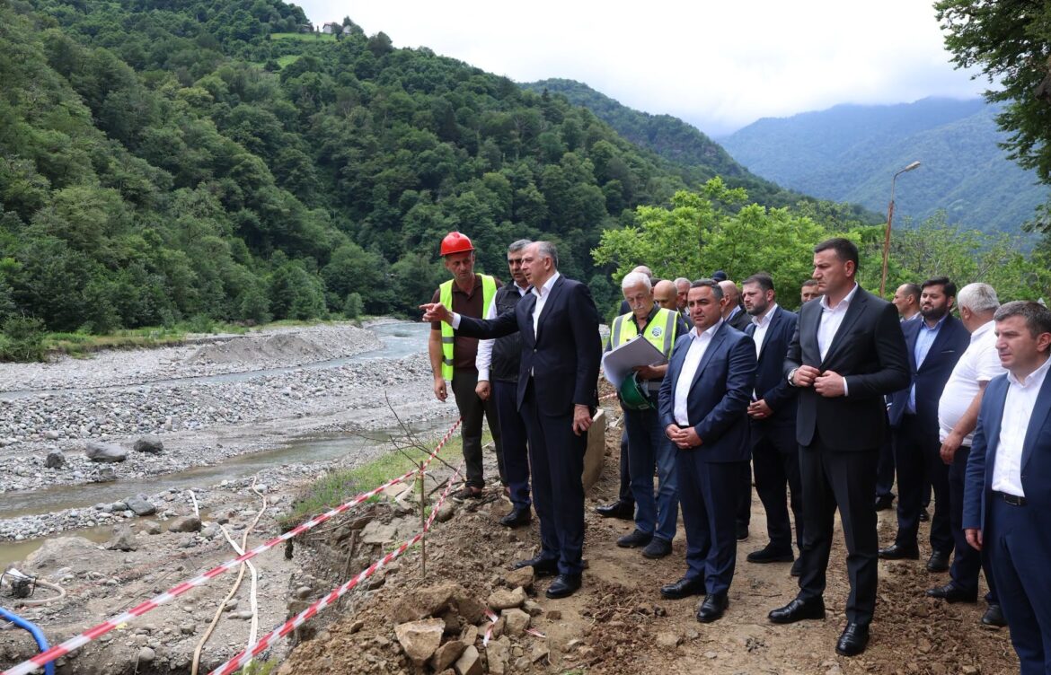 საგზაო ინფრასტრუქტურის მოწყობისა და რეაბილიტაციის სამუშაოები აქტიურად მიმდინარეობს