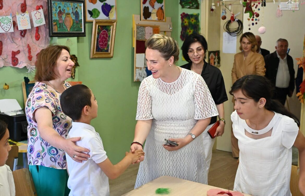 პარლამენტარები – ქედის ინკლუზიური განათლების ცენტრში
