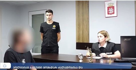 ჟურნალისტ კობა ფარტენაძის მიმართ ძალადობისა და მუქარის ბრალდებით  ორი პირი დააკავეს
