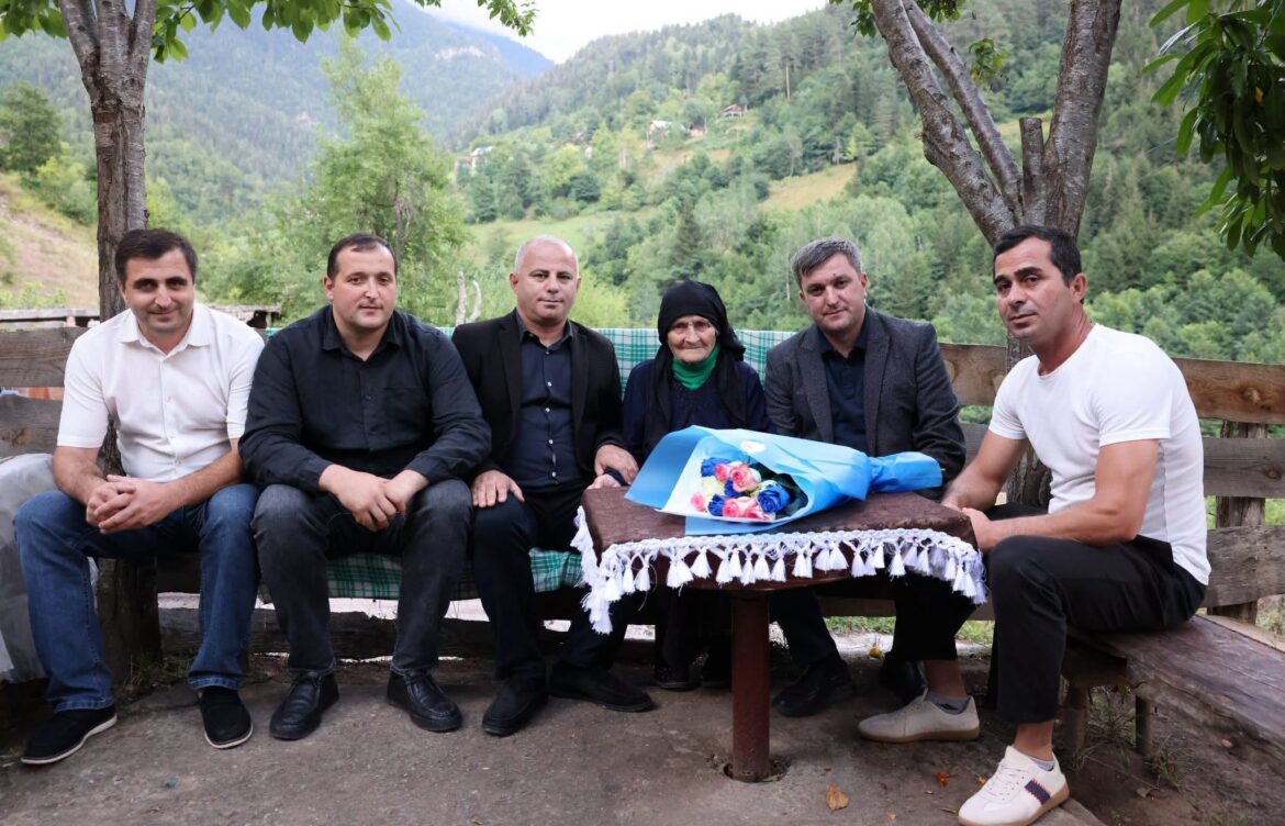 102 წლის იუბილე მიულოცეს