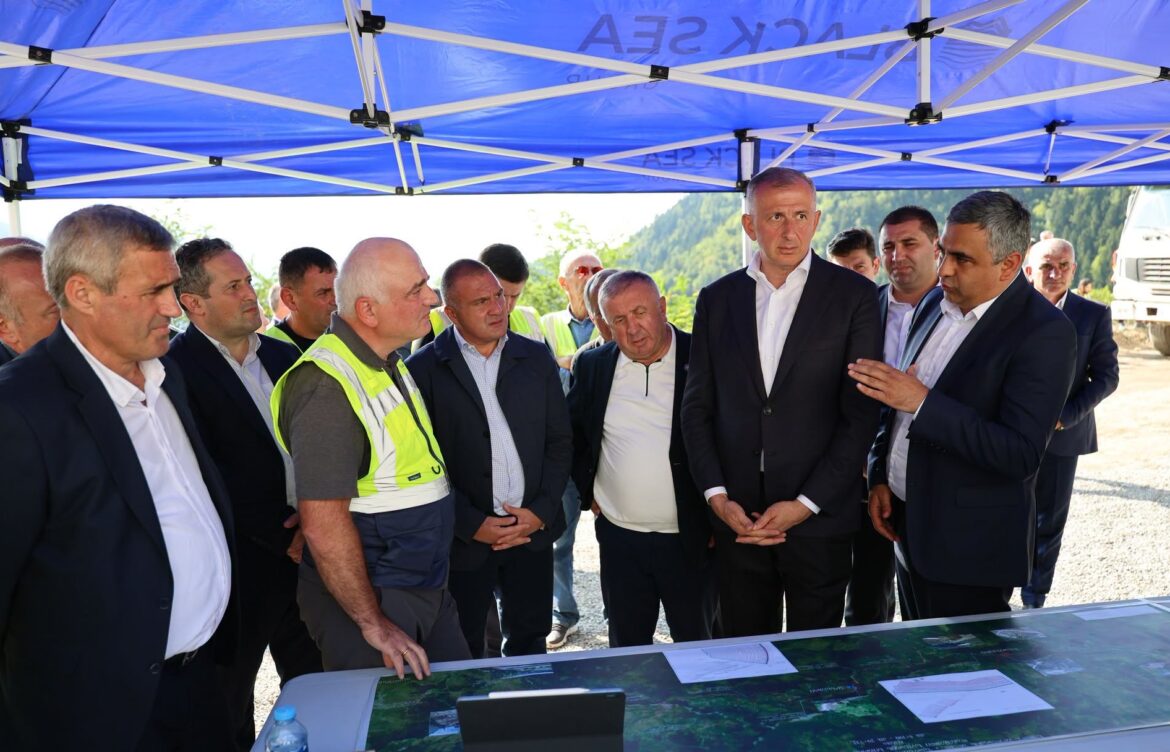 აჭარაში მიმდინარე და დაგეგმილი საგზაო ინფრასტრუქტურული პროექტები განიხილეს