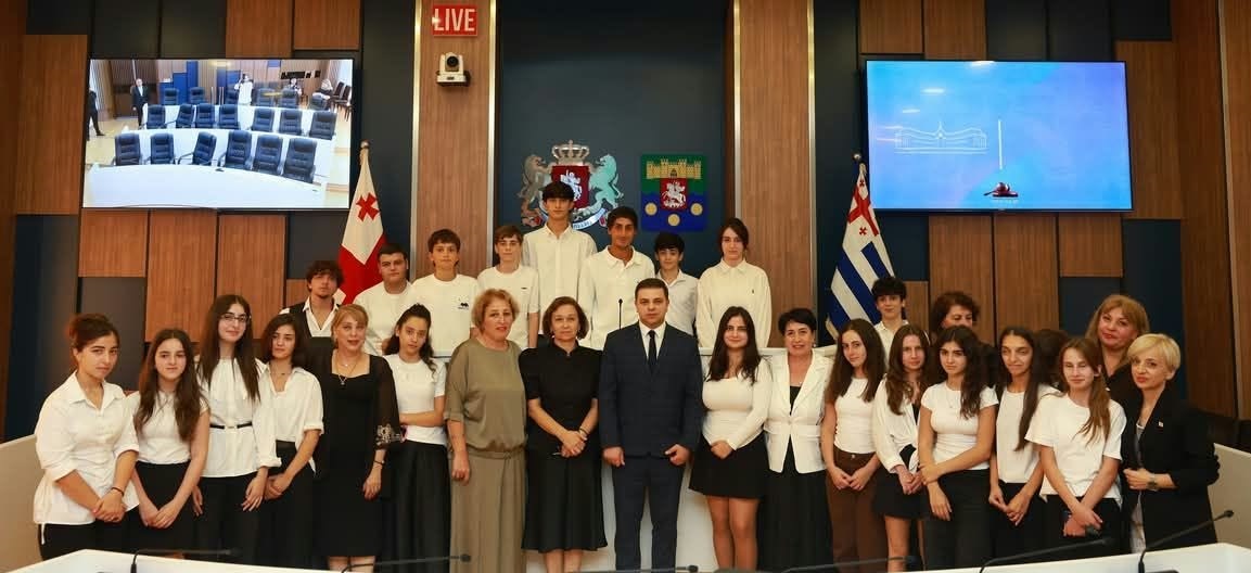 ჩაისუბნის სკოლის მოსწავლეები აჭარის უმაღლესი საბჭოს საქმიანობას გაეცნენ