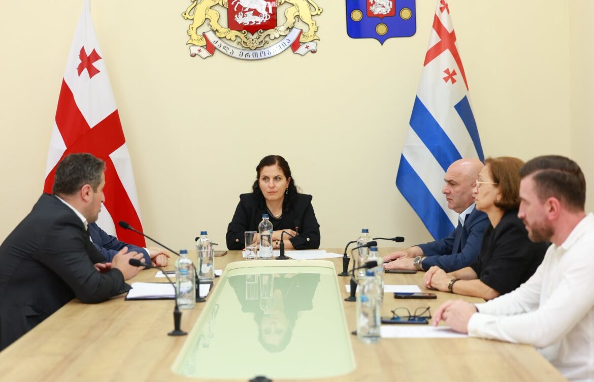 მინისტრმა რესპუბლიკური ბიუჯეტის ორი კვარტლის შესრულების ანგარიში წარადგინა