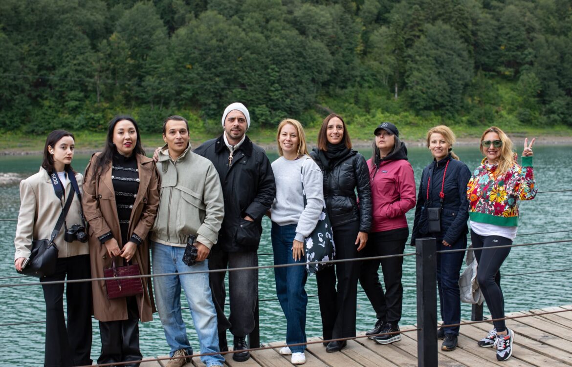 რეგიონს საერთაშორისო გამოცემების ჟურნალისტები და ფოტოგრაფები სტუმრობდნენ